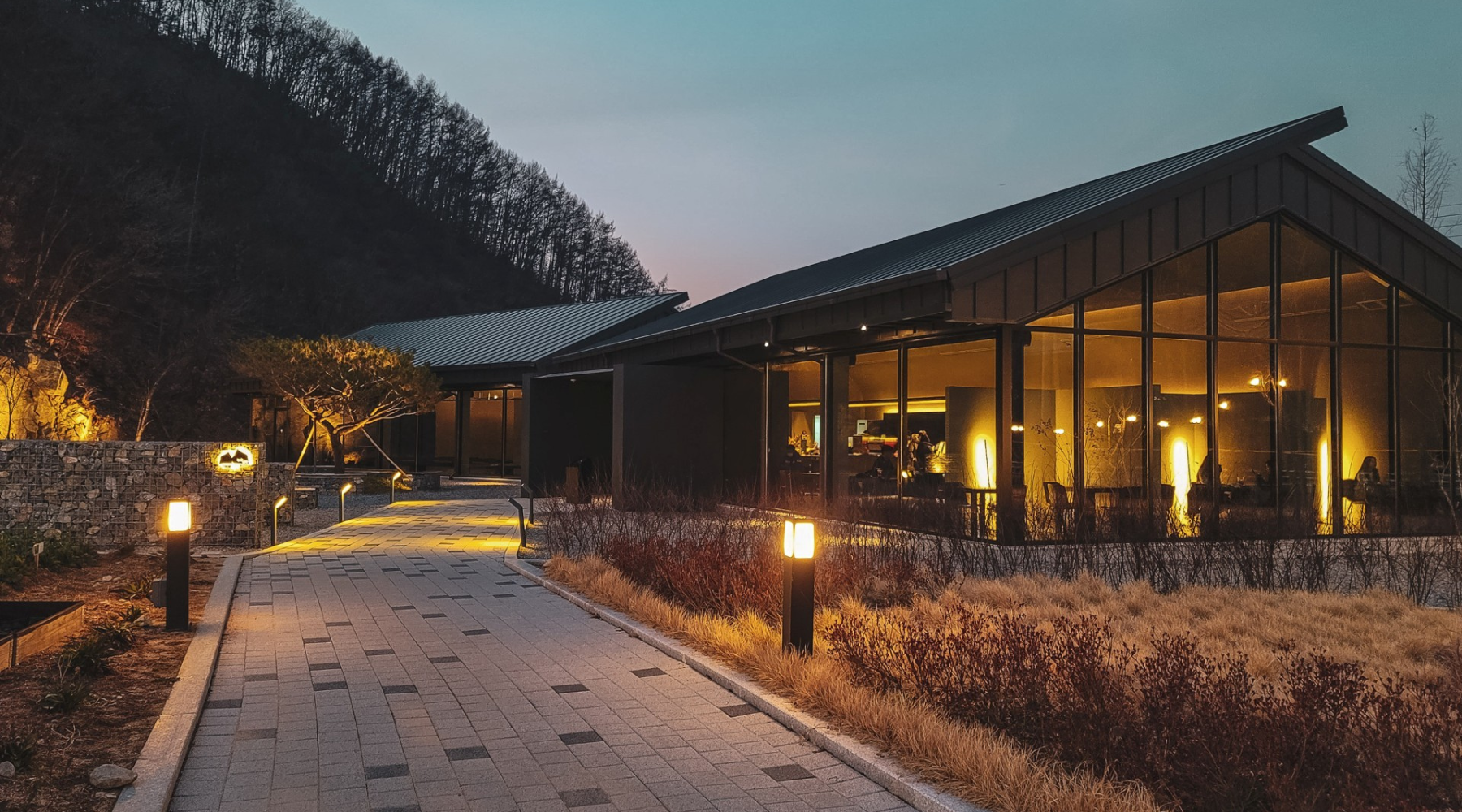 Smart Power & Microgrids: The Future of Home Energy
